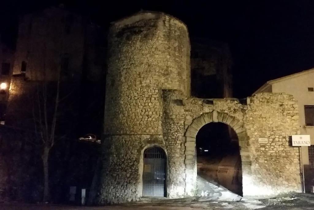 הוילה Casa In Antico Borgo Medievale A Tarano Ri, Via Giacomo Leopardi, 15 מראה חיצוני תמונה
