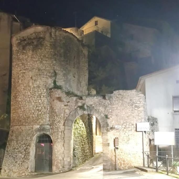 הוילה Casa In Antico Borgo Medievale A Tarano Ri, Via Giacomo Leopardi, 15 מראה חיצוני תמונה
