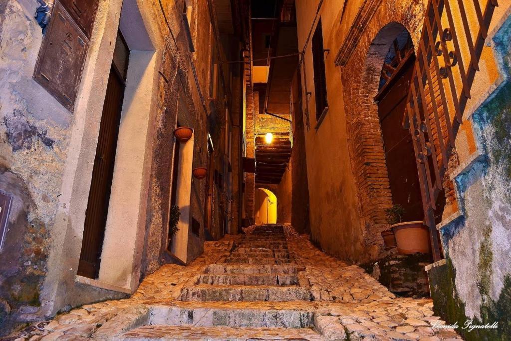 הוילה Casa In Antico Borgo Medievale A Tarano Ri, Via Giacomo Leopardi, 15 מראה חיצוני תמונה